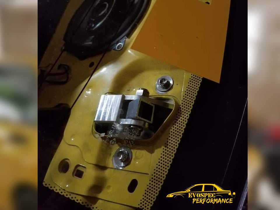 Aluminum trunk arms, billet aluminum hinge brackets, and complete titanium hardware. Evo 7/8/9 image 14