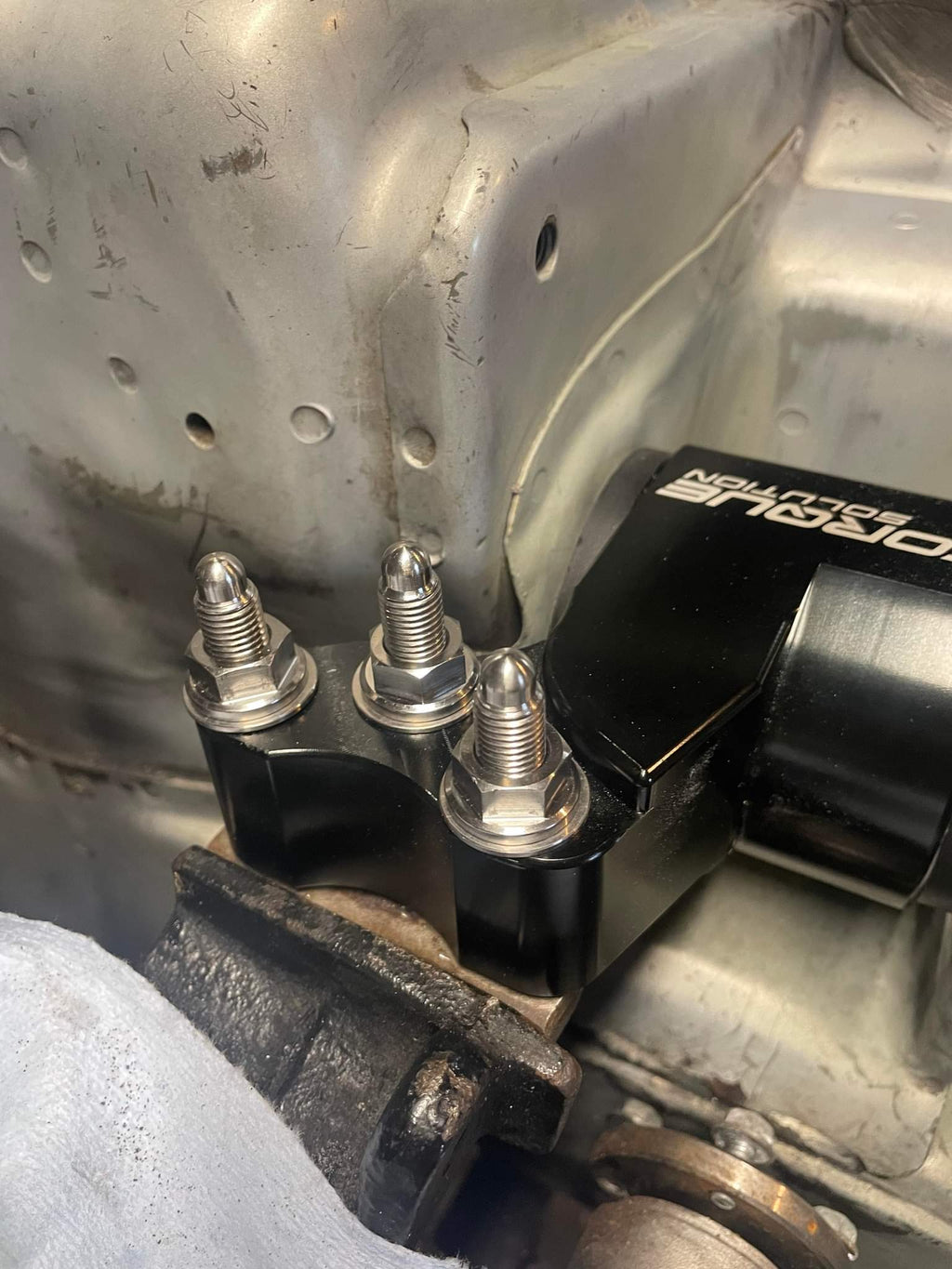DSM 2G driver side engine mount stud kit image 2